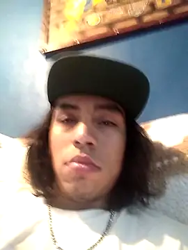 AlexAlejandro13 online show from February 2026 05:35:02 PM