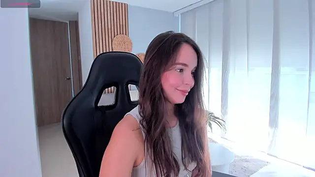 Snapshot of AnnieHallX chatting on October 2025 08:06:02 PM AnnieHallX online show from October 2025 08:06:02 PM