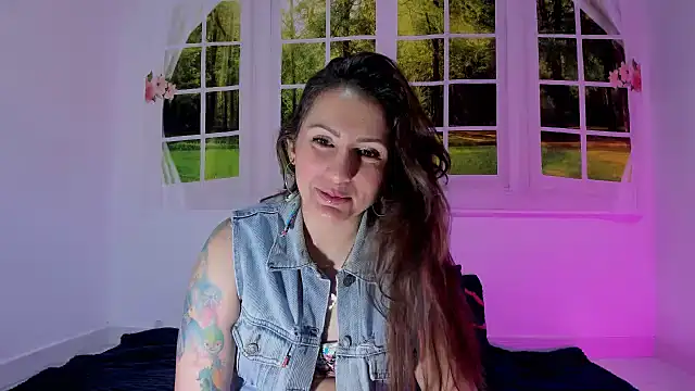 vanessabrown  online show from July 2026 01:59:02 PM
