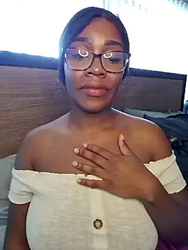 Snapshot of lollycoco chatting on November 2025 06:32:01 PM lollycoco online show from November 2025 06:32:01 PM