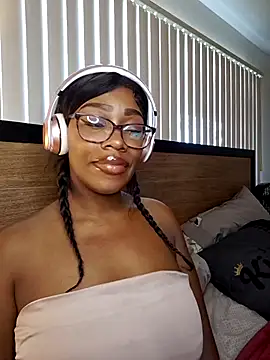 Snapshot of lollycoco chatting on December 2025 08:29:01 PM lollycoco online show from December 2025 08:29:01 PM