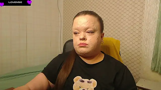 Janiffer MiMi online show from April 2026 02:03:02 PM