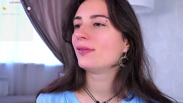 Holla Molly online show from October 2025 06:01:01 AM