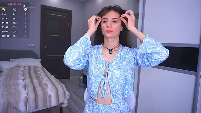 Holla Molly online show from February 2026 05:50:01 AM