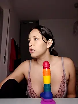 Snapshot of kittenpurrr chatting on November 2025 05:04:02 PM kittenpurrr online show from November 2025 05:04:02 PM