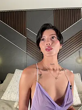 evamoretti online show from June 2026 11:21:01 PM