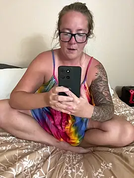 Lizzyloo online show from April 2026 01:21:01 AM