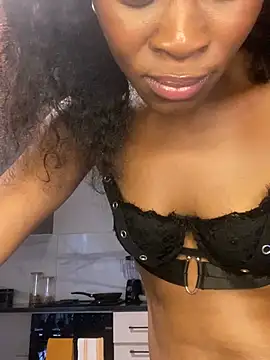 Snapshot of PETITE_NAOMI chatting on December 2024 04:19:01 AM PETITE NAOMI online show from December 2024 04:19:01 AM