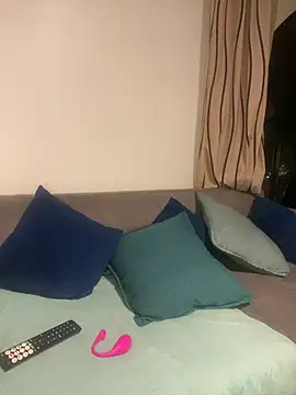 Snapshot of PETITE_NAOMI chatting on March 2025 01:25:02 AM PETITE NAOMI online show from March 2025 01:25:02 AM