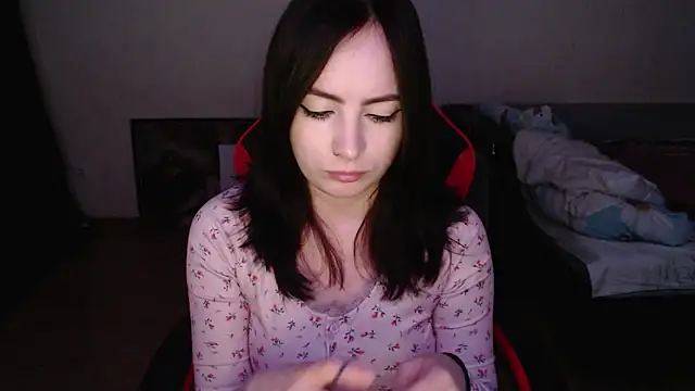 Laralianna online show from December 2025 03:09:02 PM