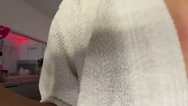 rennibear online show from December 2024 10:45:01 PM