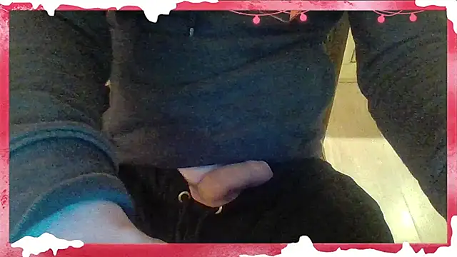 Snapshot of Remstr chatting on December 2024 10:31:01 PM Remstr online show from December 2024 10:31:01 PM