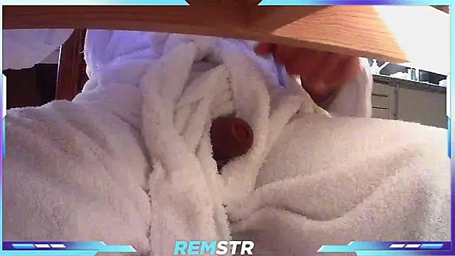 Snapshot of Remstr chatting on February 2025 09:17:01 PM Remstr online show from February 2025 09:17:01 PM