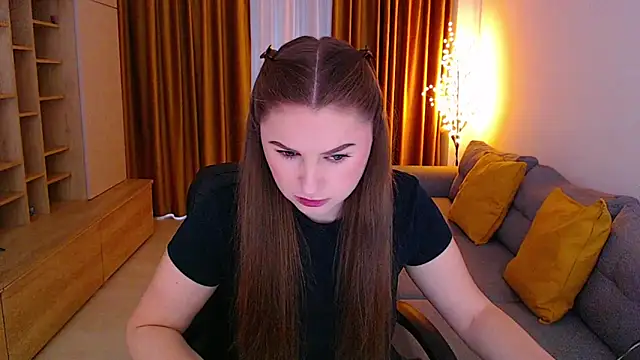  Mia Adams online show from April 2026 10:00:01 AM