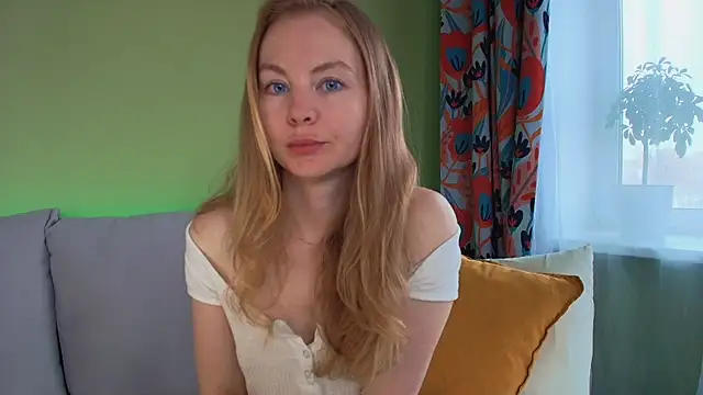 Cuddle Cat online show from April 2026 05:56:01 AM