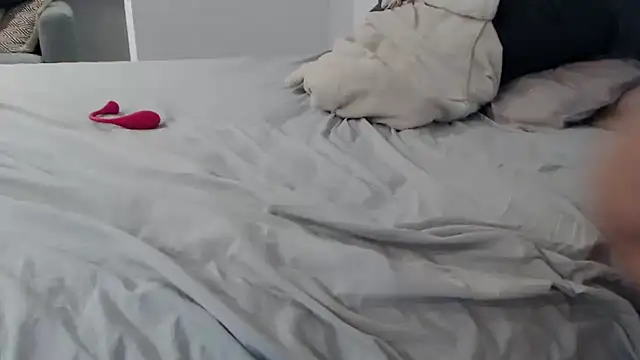 sweeti Em online show from October 2025 06:56:01 PM