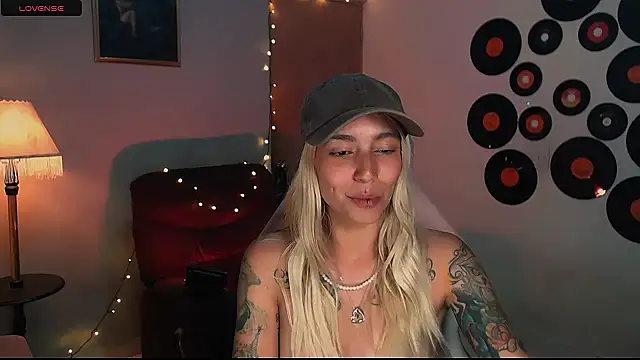 Saucy Jenn online show from February 2025 06:06:02 AM