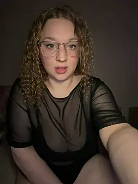 Snapshot of EmmieRae chatting on March 2026 03:11:02 AM EmmieRae online show from March 2026 03:11:02 AM