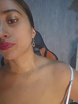 Valentinne z online show from October 2025 01:13:02 AM