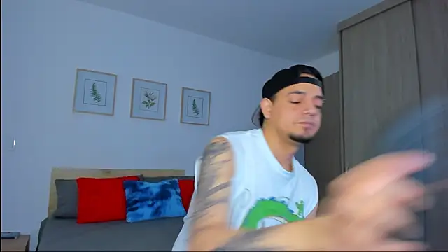 alejandro calderon1 online show from December 2025 03:03:01 AM