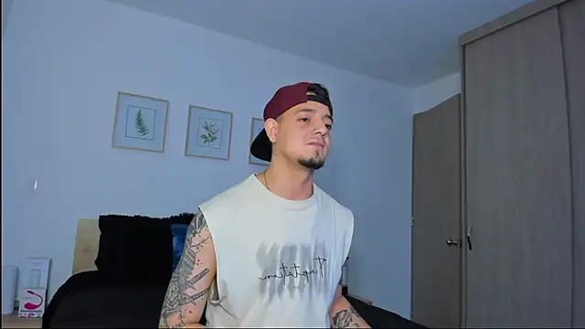 alejandro calderon1 online show from December 2025 03:56:01 AM