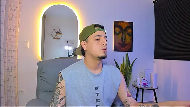 alejandro calderon1 online show from January 2026 12:25:01 AM