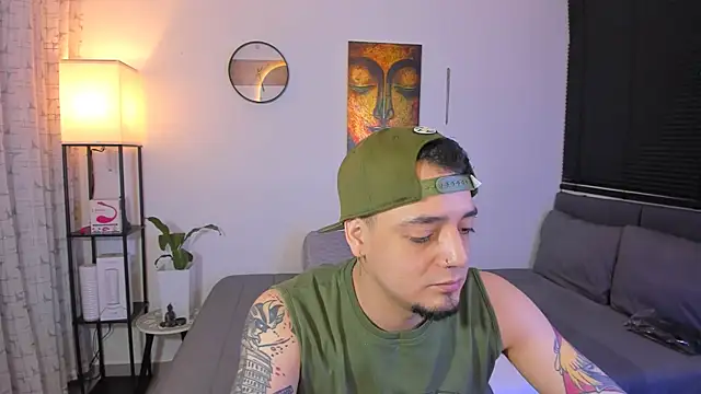 alejandro calderon1 online show from May 2026 04:32:01 AM