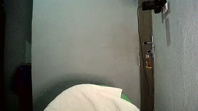 Snapshot of AlexiaDuucan chatting on October 2025 12:22:01 AM AlexiaDuucan online show from October 2025 12:22:01 AM