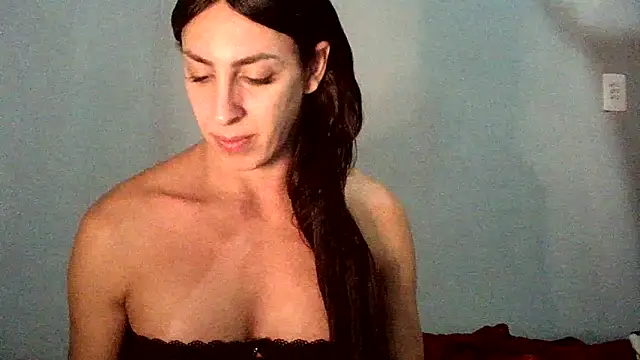 Snapshot of AlexiaDuucan chatting on November 2025 12:59:02 PM AlexiaDuucan online show from November 2025 12:59:02 PM