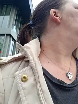 saharaheiss online show from December 2024 01:53:02 PM