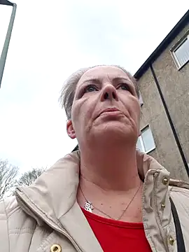 saharaheiss online show from February 2025 01:58:01 PM