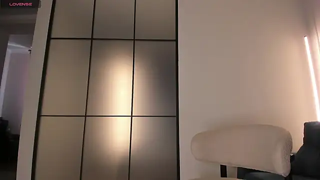 Snapshot of Lunaonekiss chatting on November 2025 08:04:02 AM Lunaonekiss online show from November 2025 08:04:02 AM