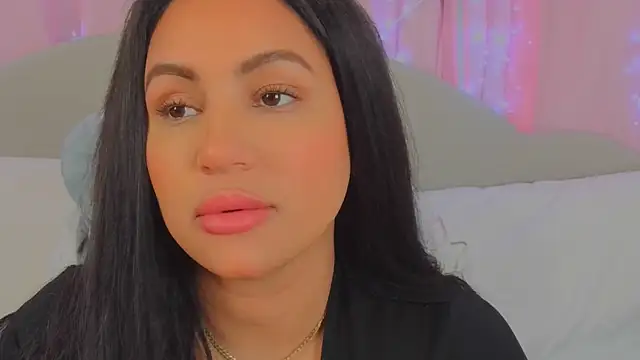 Snapshot of MeghanXO chatting on December 2024 06:02:02 PM MeghanXO online show from December 2024 06:02:02 PM