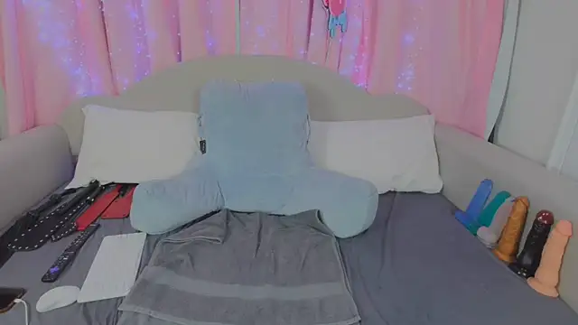 Snapshot of MeghanXO chatting on February 2025 11:14:02 PM MeghanXO online show from February 2025 11:14:02 PM