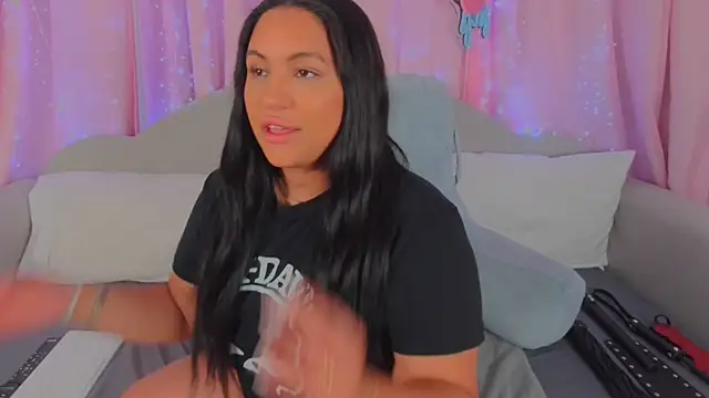 Snapshot of MeghanXO chatting on September 2025 02:14:01 AM MeghanXO online show from September 2025 02:14:01 AM