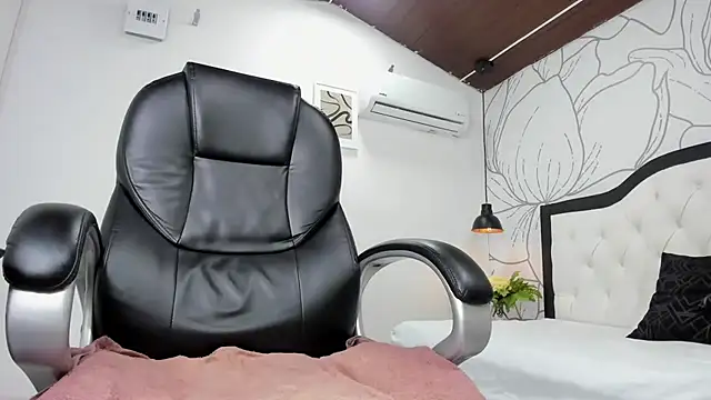 jacob hardx online show from December 2025 08:15:01 PM