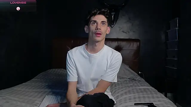 Snapshot of DanielCrush1 chatting on November 2025 05:24:02 PM DanielCrush1 online show from November 2025 05:24:02 PM