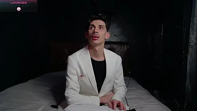 Snapshot of DanielCrush1 chatting on November 2025 04:30:01 PM DanielCrush1 online show from November 2025 04:30:01 PM