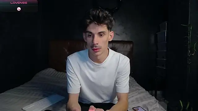 Snapshot of DanielCrush1 chatting on November 2025 01:02:02 PM DanielCrush1 online show from November 2025 01:02:02 PM