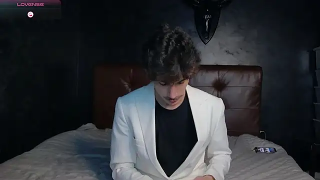 Snapshot of DanielCrush1 chatting on November 2025 03:25:01 PM DanielCrush1 online show from November 2025 03:25:01 PM