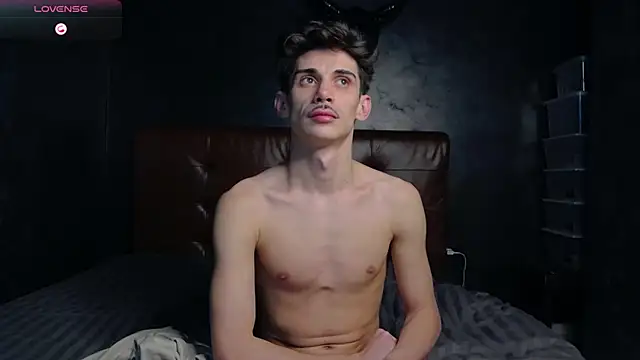 Snapshot of DanielCrush1 chatting on January 2026 02:36:02 AM DanielCrush1 online show from January 2026 02:36:02 AM