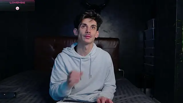 Snapshot of DanielCrush1 chatting on January 2026 07:08:01 PM DanielCrush1 online show from January 2026 07:08:01 PM