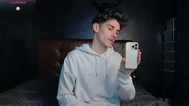 Snapshot of DanielCrush1 chatting on January 2026 02:10:01 PM DanielCrush1 online show from January 2026 02:10:01 PM