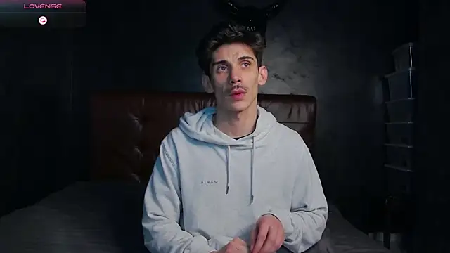 Snapshot of DanielCrush1 chatting on January 2026 02:15:01 AM DanielCrush1 online show from January 2026 02:15:01 AM