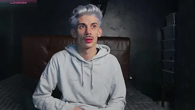 Snapshot of DanielCrush1 chatting on January 2026 03:44:01 AM DanielCrush1 online show from January 2026 03:44:01 AM