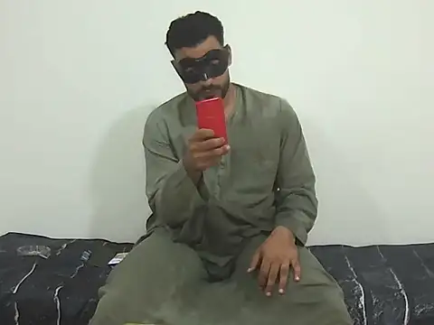 Snapshot of foxsanSs chatting on June 2026 06:14:01 PM foxsanSs online show from June 2026 06:14:01 PM