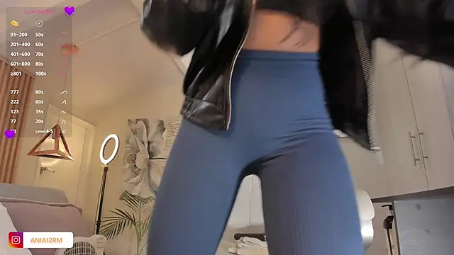 catalinasaiz online show from November 2025 02:05:01 PM