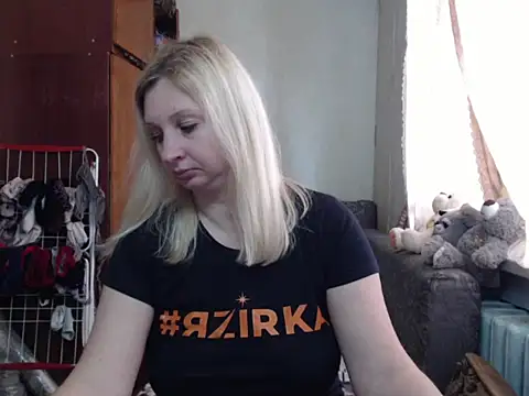 BustyBlond online show from February 2025 10:04:02 AM