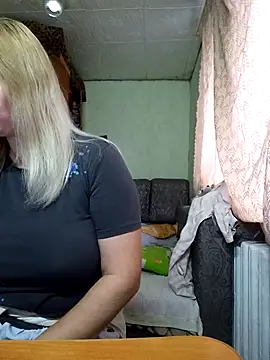 BustyBlond online show from October 2025 01:39:01 PM