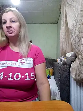 BustyBlond online show from November 2025 06:06:02 PM